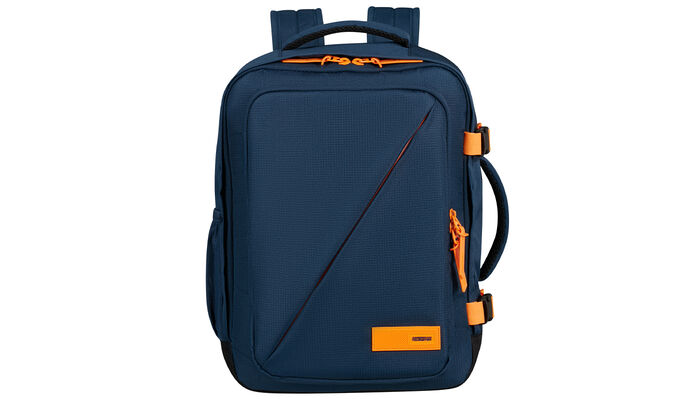 Opfylder Ryanairs og Wizz Airs størrelseskrav for gratis håndbagage om bord.