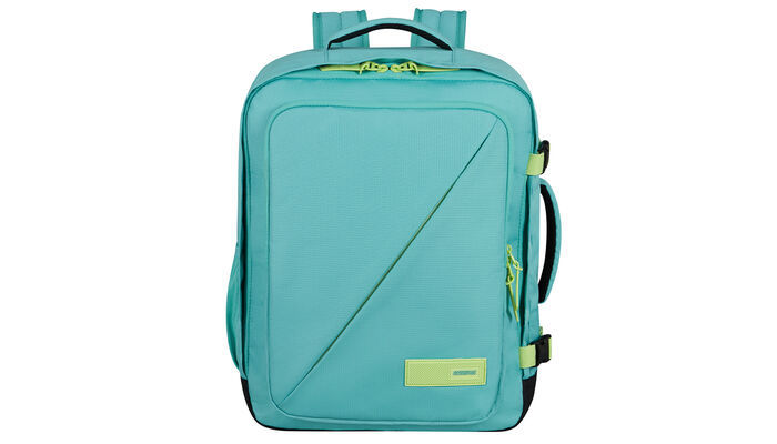 Opfylder Ryanairs og Wizz Airs størrelseskrav for gratis håndbagage om bord.