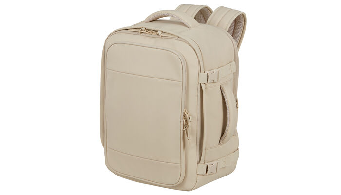 Opfylder Ryanairs og Wizz Airs størrelseskrav for gratis håndbagage om bord.