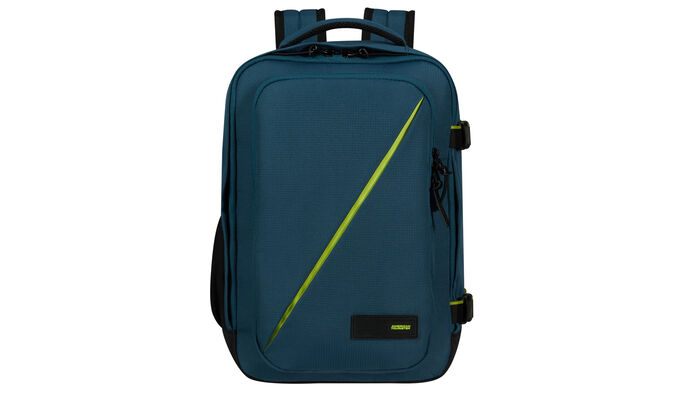 Opfylder Ryanairs størrelseskrav for gratis håndbagage om bord.