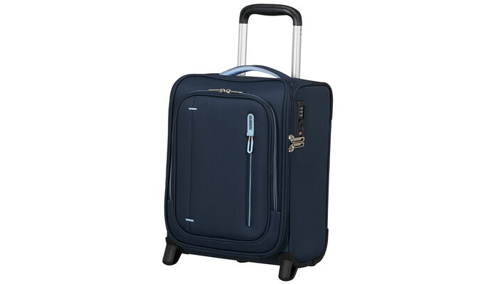 Opfylder Ryanairs, Vuelings og Wizz Airs størrelseskrav for gratis håndbagage om bord.