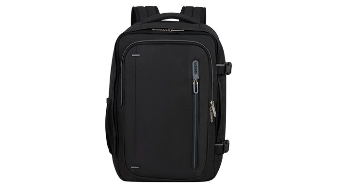 Opfylder Ryanairs størrelseskrav for gratis håndbagage om bord.