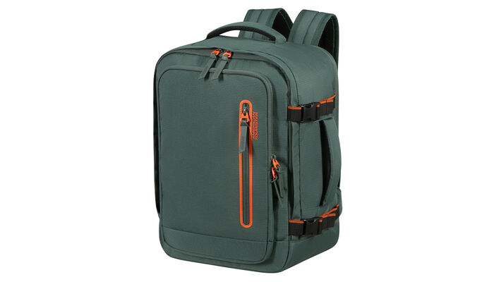 Opfylder Ryanairs og Wizz Airs størrelseskrav for gratis håndbagage om bord.