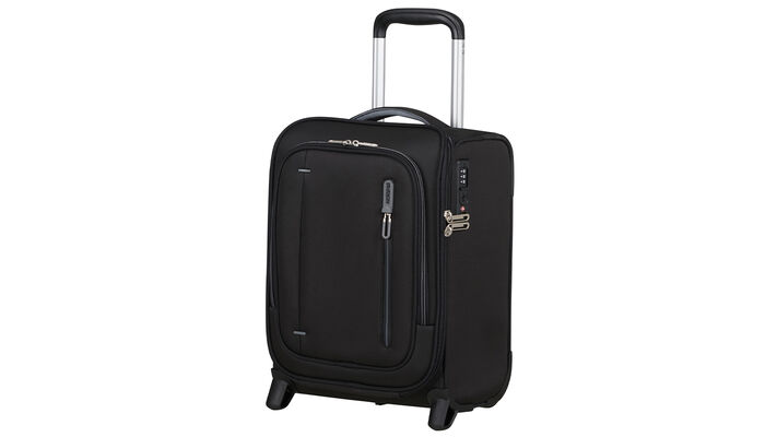 Opfylder Ryanairs, Vuelings og Wizz Airs størrelseskrav for gratis håndbagage om bord.