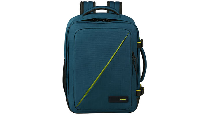 Opfylder Ryanairs og Wizz Airs størrelseskrav for gratis håndbagage om bord.