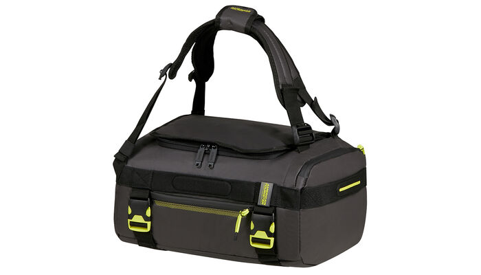 Opfylder Ryanairs, Vuelings og Wizz Airs størrelseskrav for gratis håndbagage om bord.