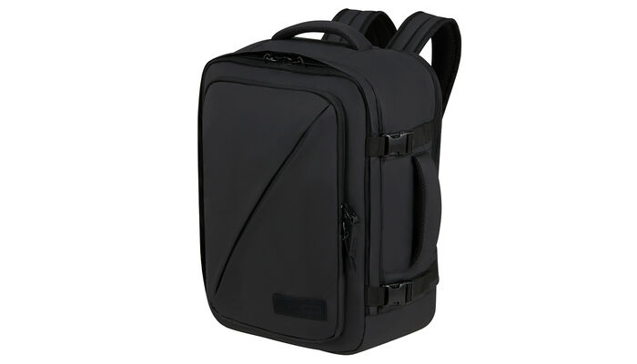 Opfylder Ryanairs og Wizz Airs størrelseskrav for gratis håndbagage om bord.