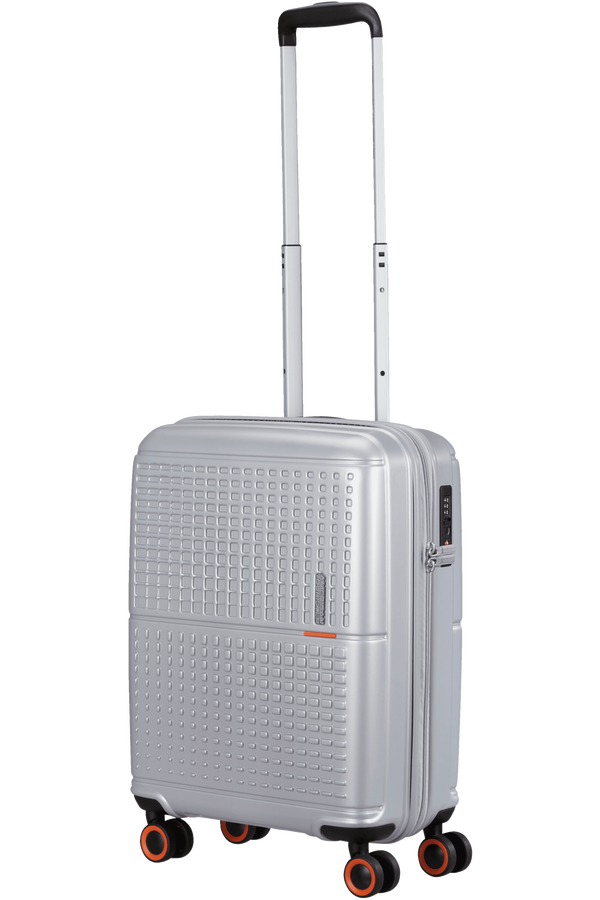 American Tourister Geopop Spinner 55/20 Tsa. 55cm  Metallic Silver American Tourister Geopop Spinner 55/20 Tsa. 55cm  Metallic Silver