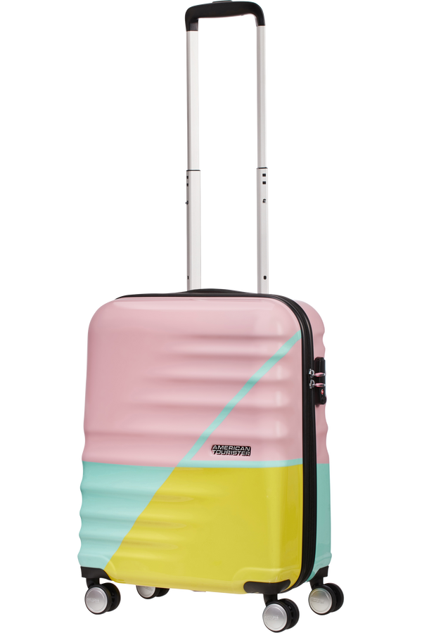 American Tourister Wavebreaker Spinner 55cm  Zig Zag